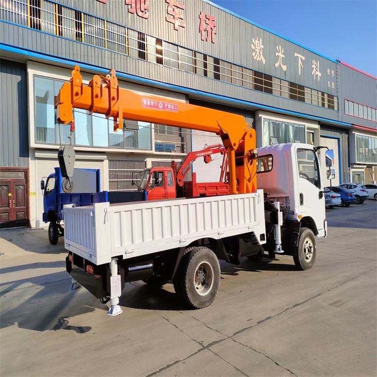 乌拉特前旗三轮随车吊定制 农用改装机自备吊中瑞长期出售